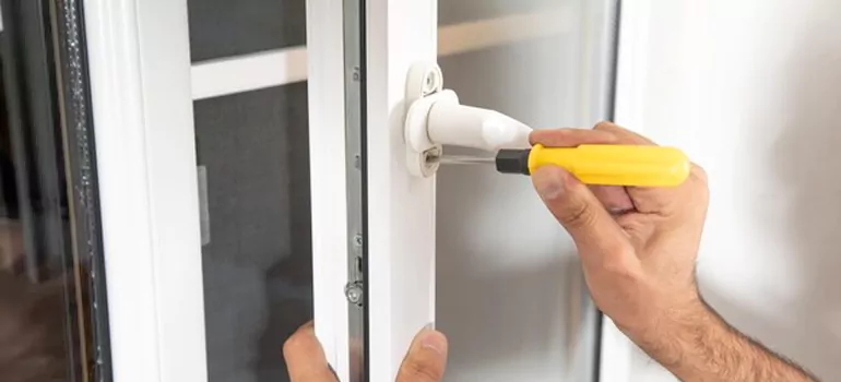 Casement Window Handle Replacement in Oak Ridge, FL